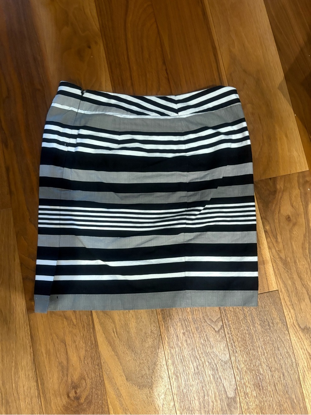 Banana Republic Black, White & Gray Striped Pencil Skirt